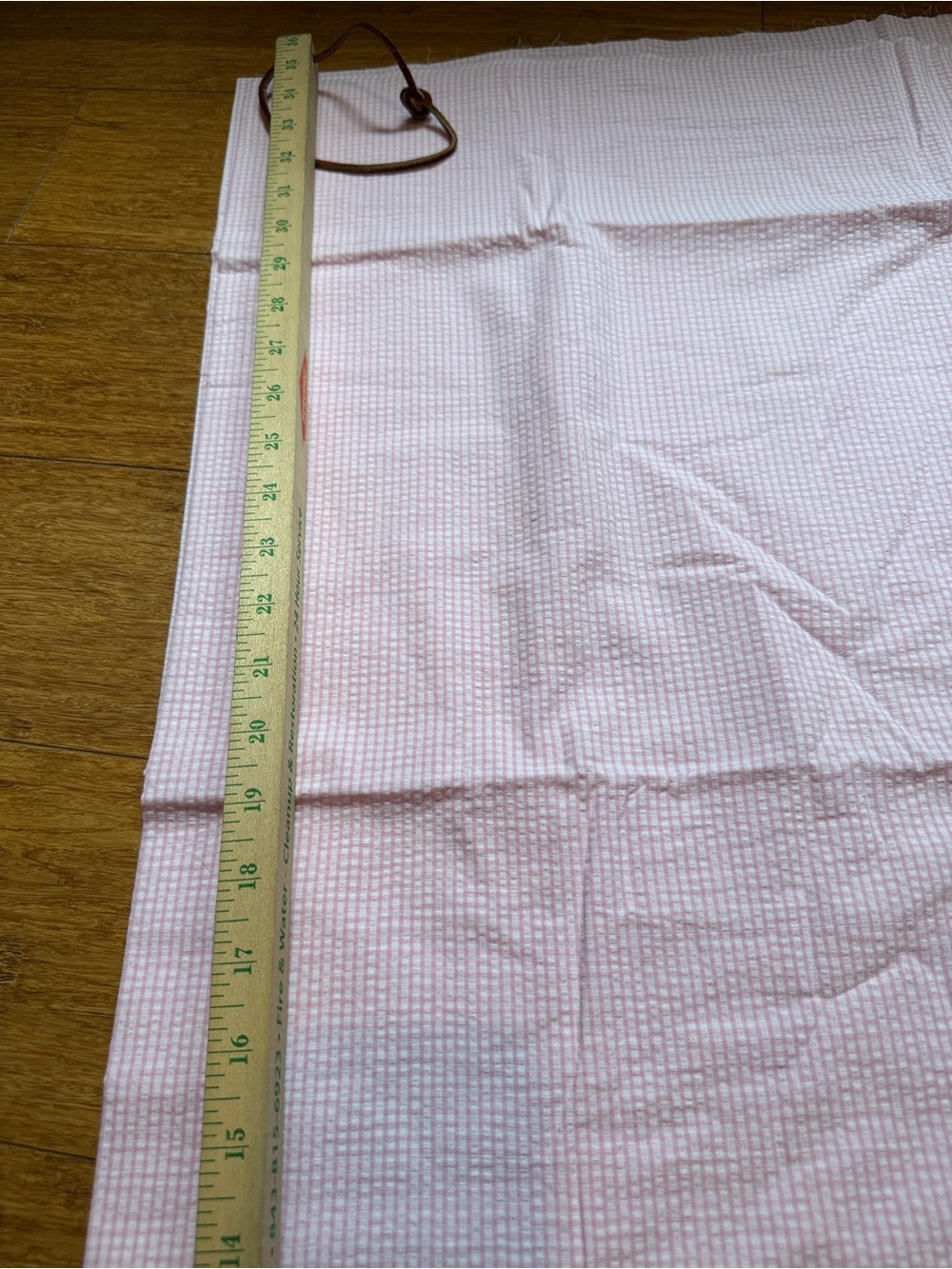 2 yds Light Pink Seersucker Fabric - Classic Texture - Picture 2 of 4